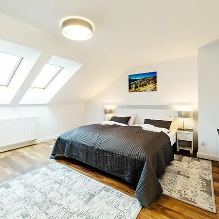 아파트 Residence, Sun & Snow