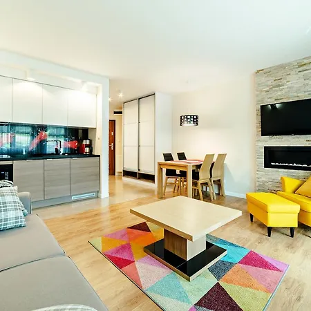 아파트 Residence, Sun & Snow *